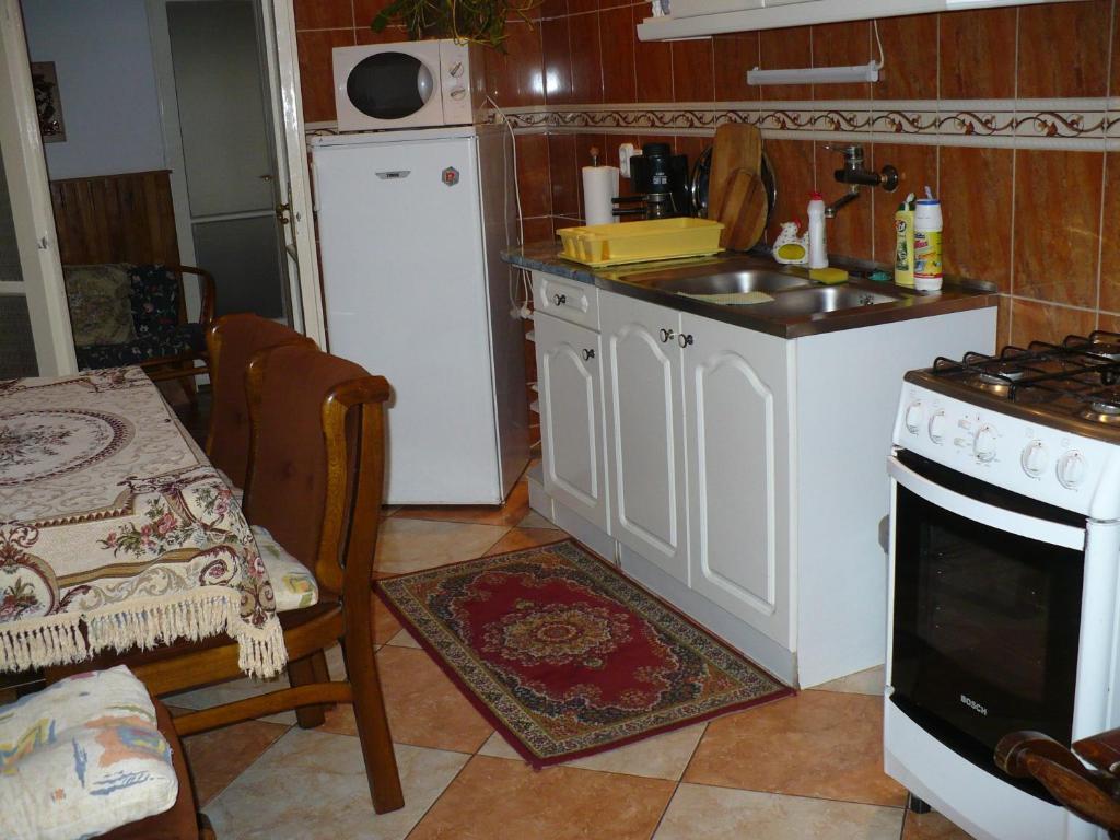Апартаменты Kitty Apartman Мишкольц Экстерьер фото